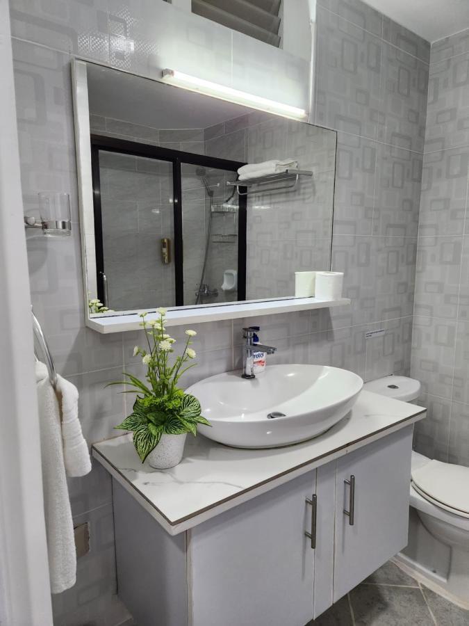 Condo Azur Suites A125 Amani Resorts Residences , 5 Minutes Airport, Netflix, Stylish, Cozy With Luxurious Swimming Pool Île de Mactan Extérieur photo